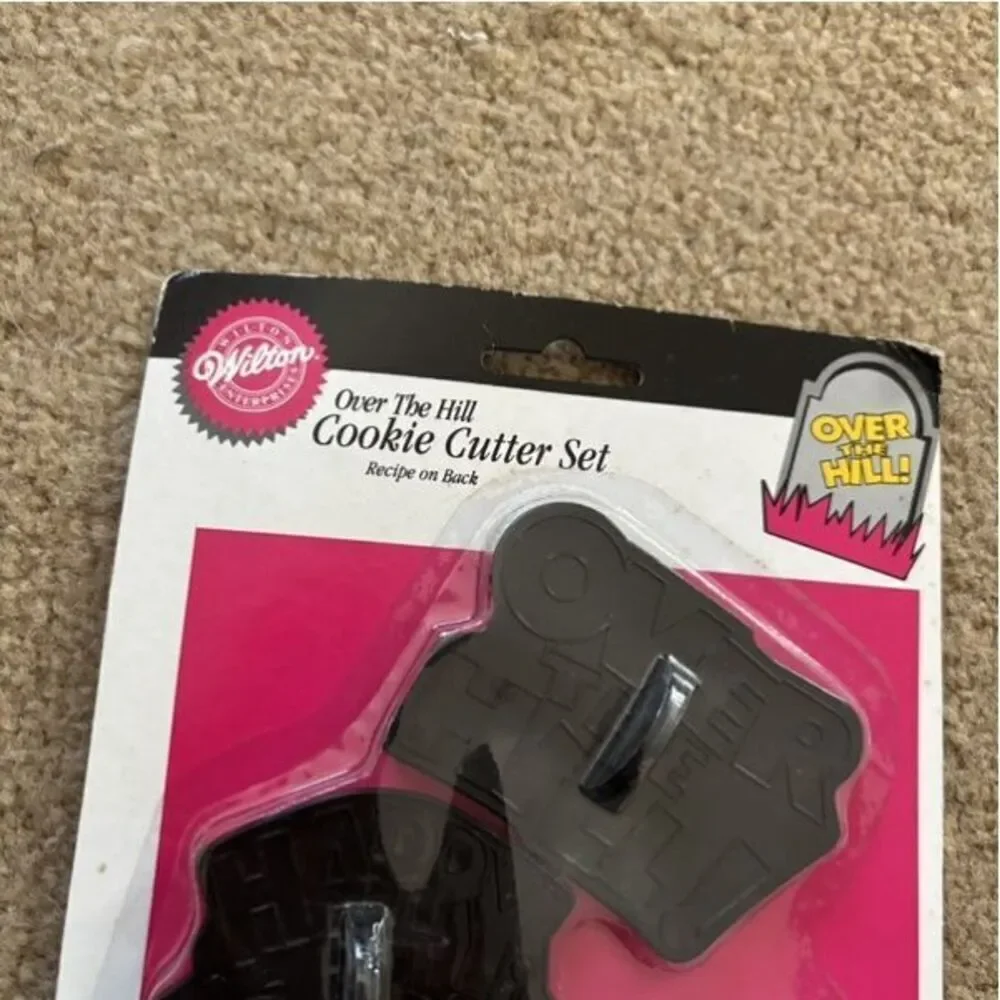 Wilton Vintage Over The Hill Cookie Cutter Set *NOS*